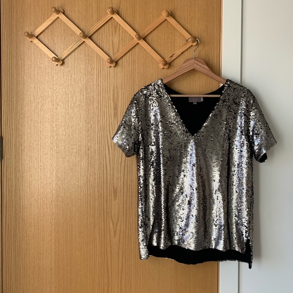 ANTHROPOLOGIE Vanessa Virginia Sequined V-Neck Tee - Picture 1 of 12